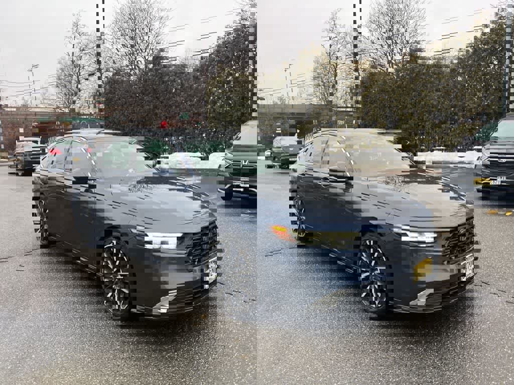 Used 2023 Honda Accord Touring image 6