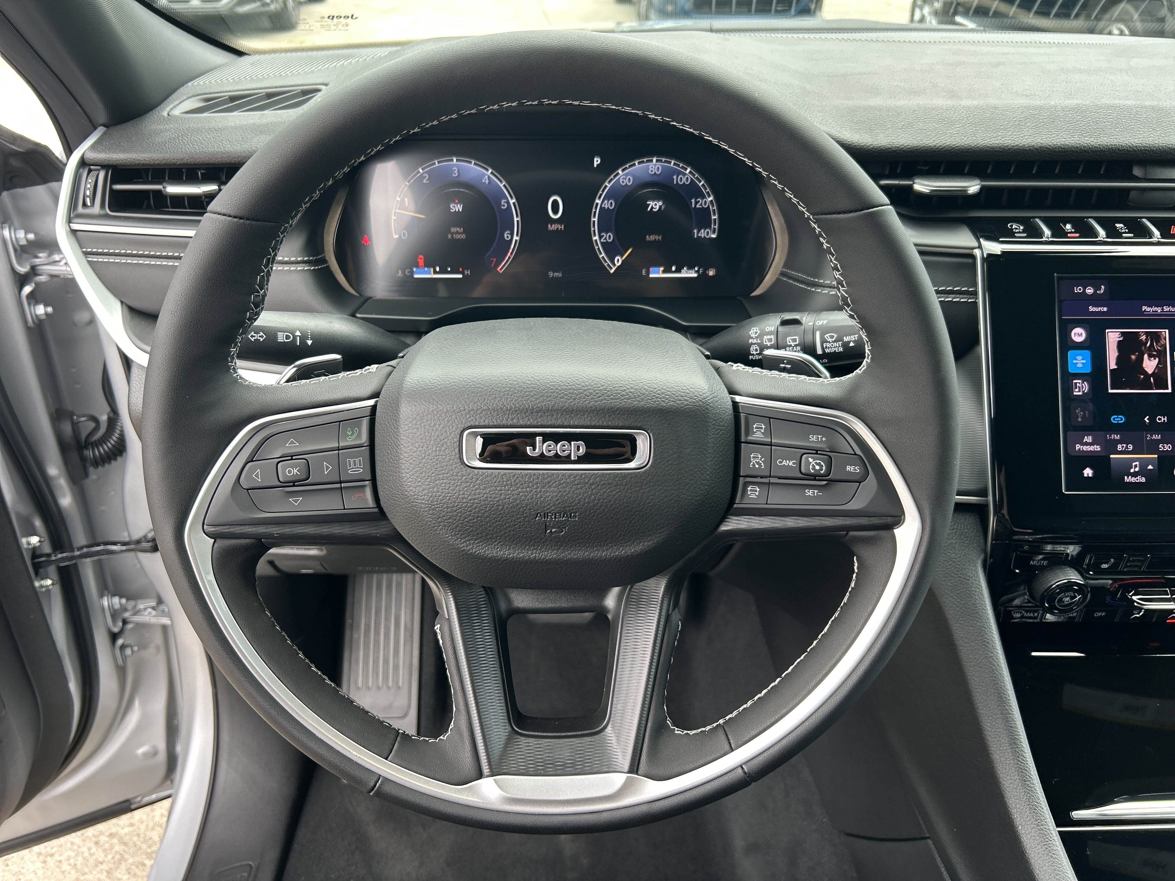 New 2025 Jeep Grand Cherokee Altitude image 24