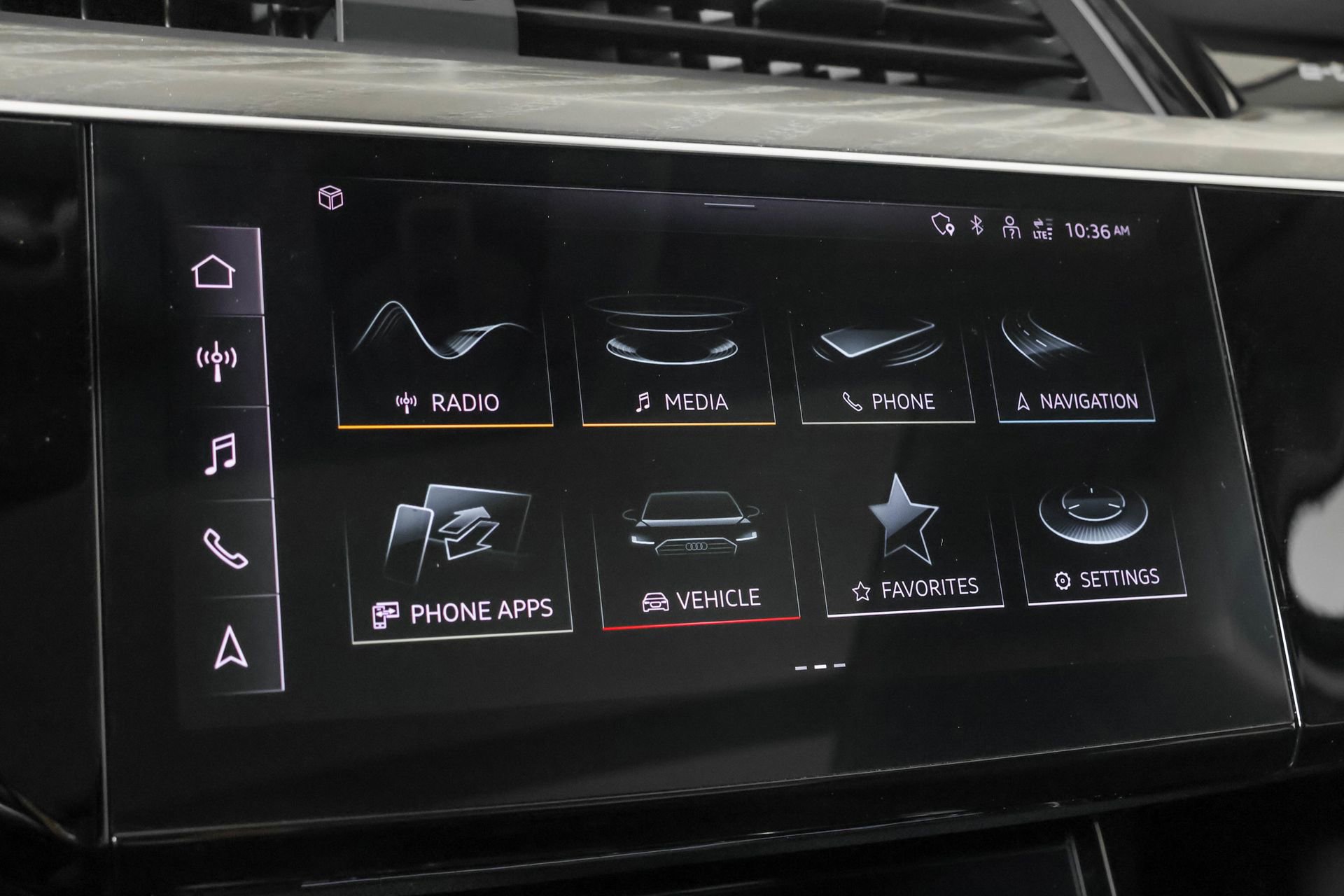 Used 2021 Audi e-tron Premium AWD/4WD image 32