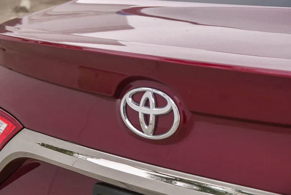 Used 2016 Toyota Camry SE FWD image 11