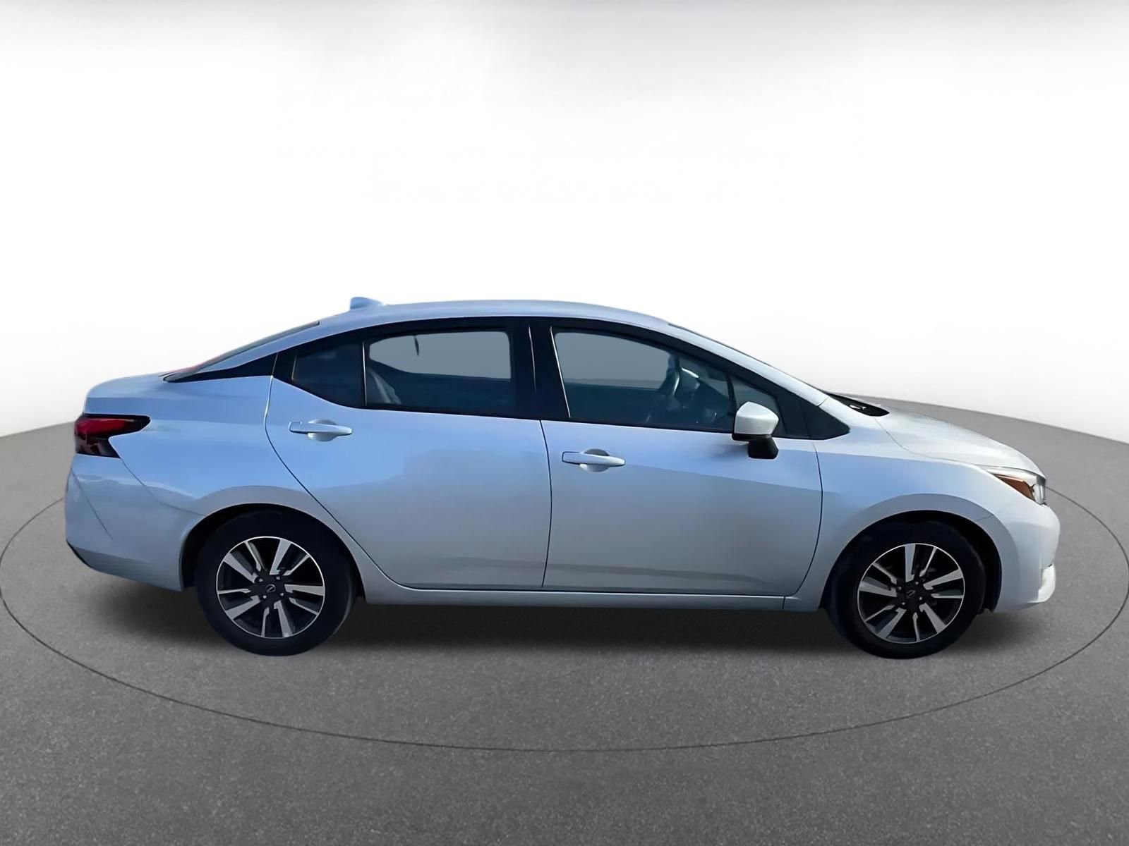 Used 2025 Nissan Versa SV image 16