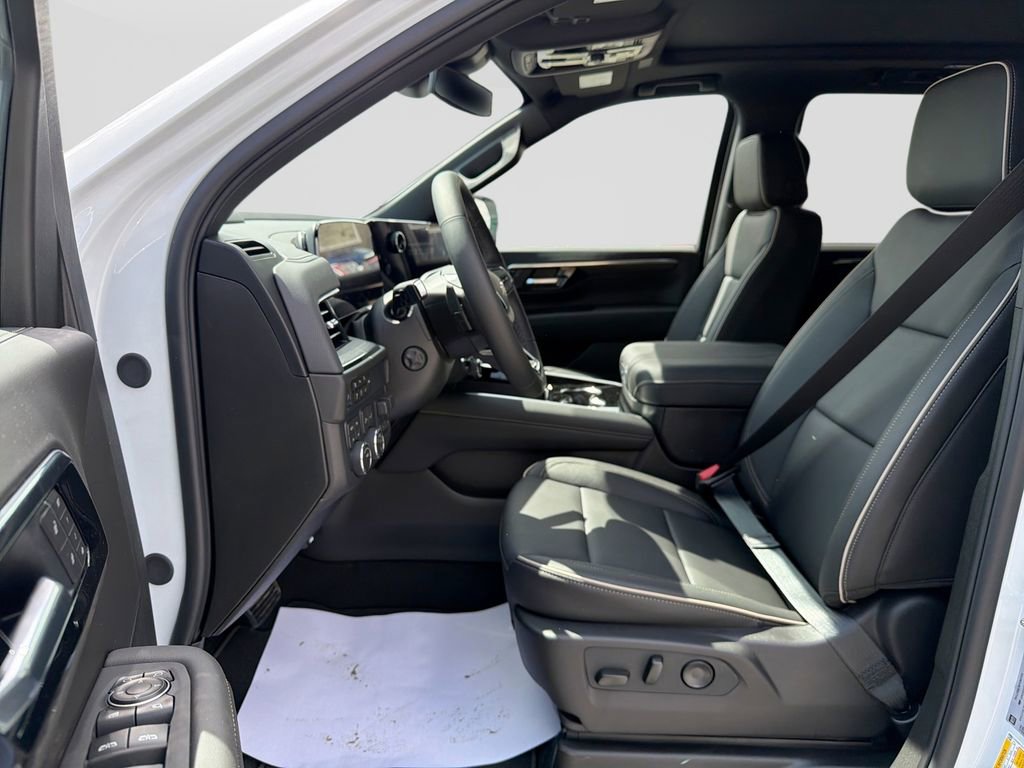 New 2026 Chevrolet Suburban Premier w/ Sun And Tow Package AWD/4WD image 15
