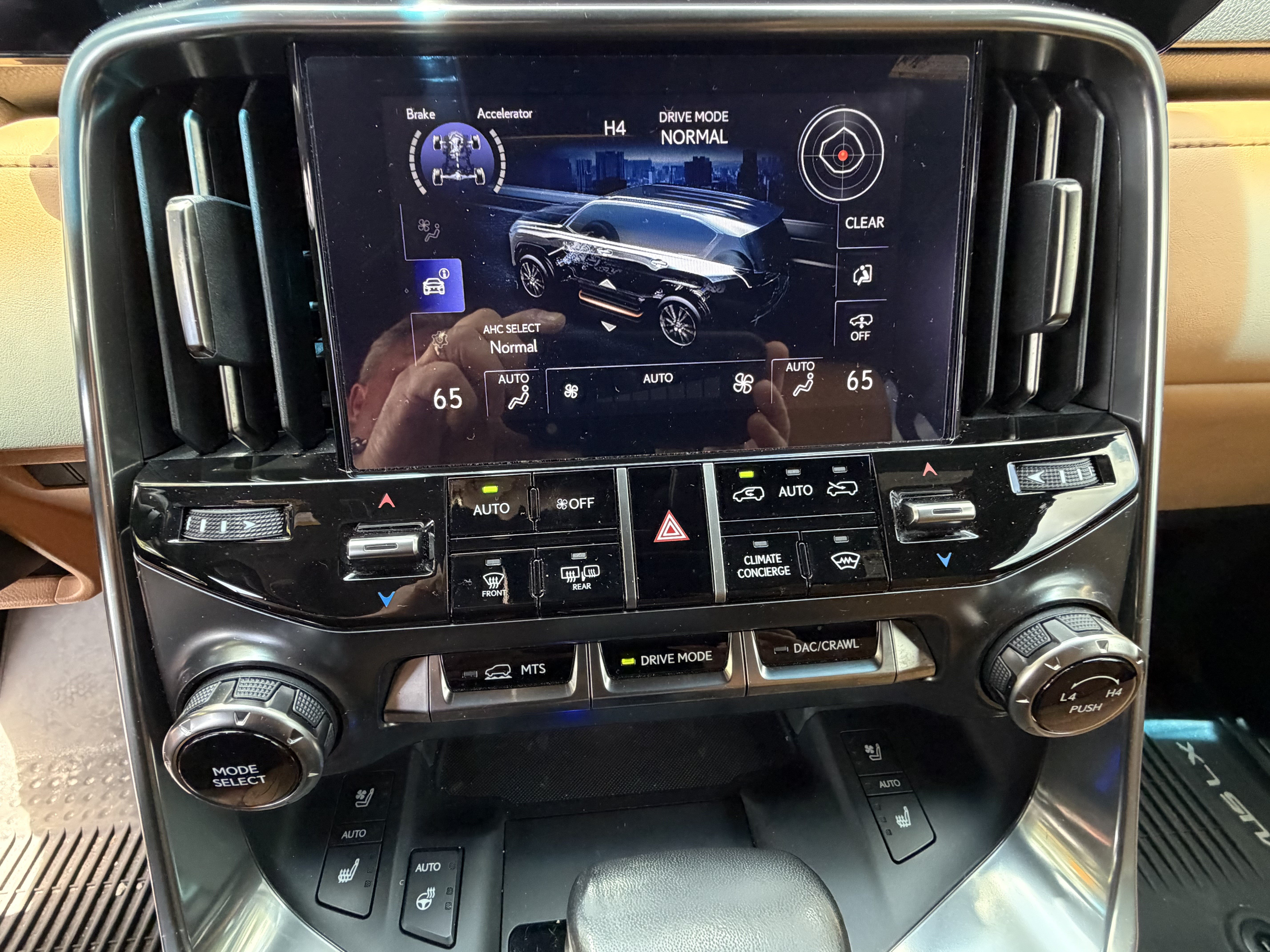 Used 2023 Lexus LX 600 4WD w/ Appearance Package image 27