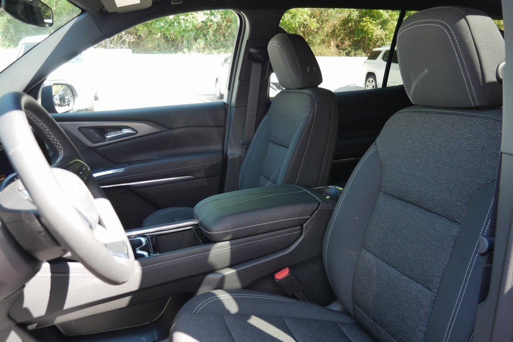 New 2026 Chevrolet Traverse LT w/ LPO, Floor Liner Package image 9