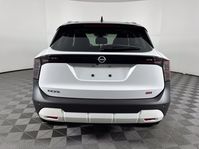 New 2026 Nissan Kicks SR w/ SR Premium Package FWD image 10
