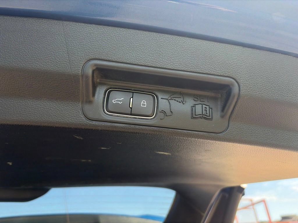 Used 2021 Ford Explorer XLT AWD/4WD image 7