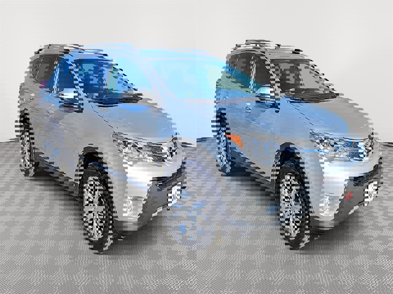 Used 2015 Toyota RAV4 Limited w/ Technology Package image 3