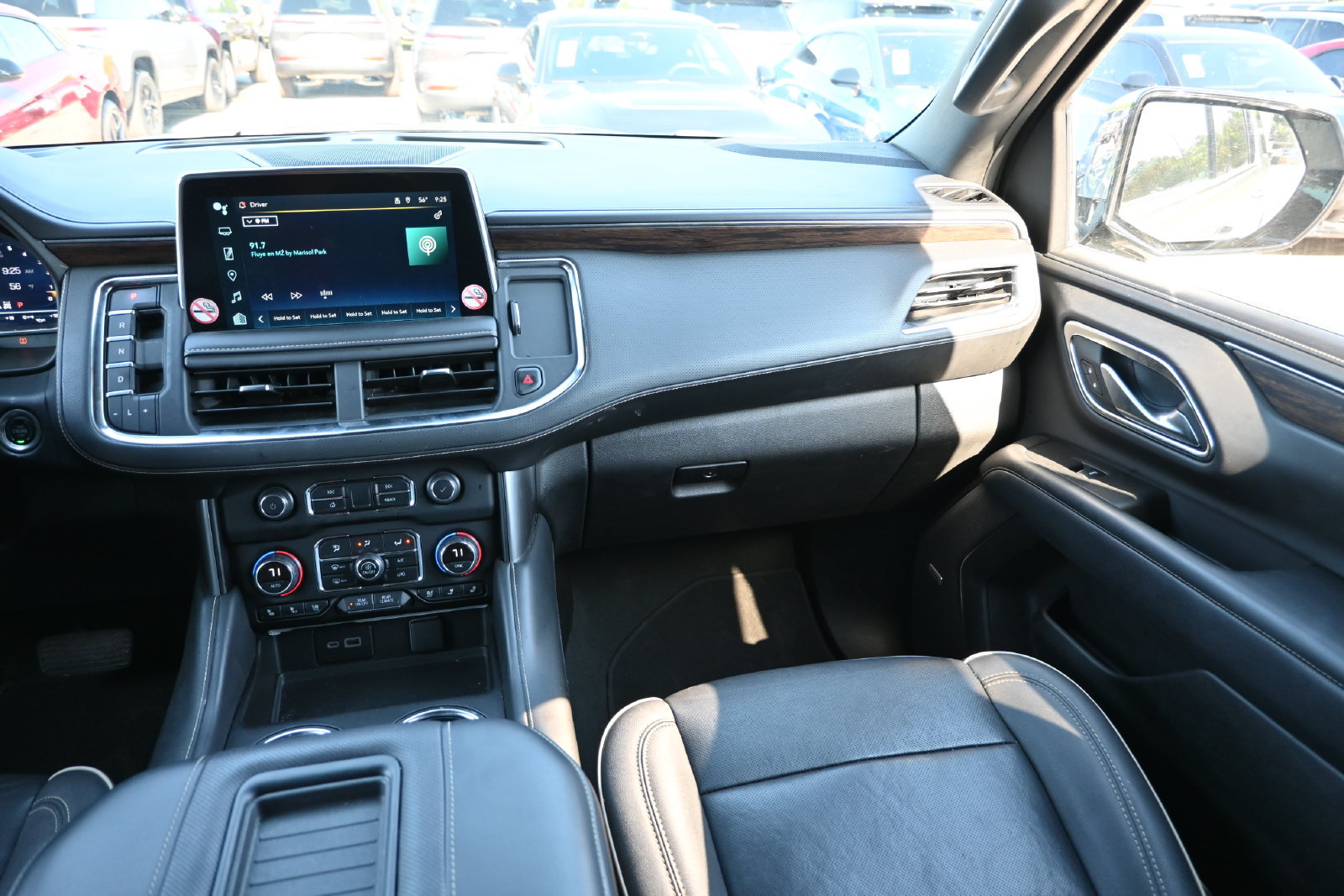 Used 2024 Chevrolet Suburban Premier AWD/4WD image 21