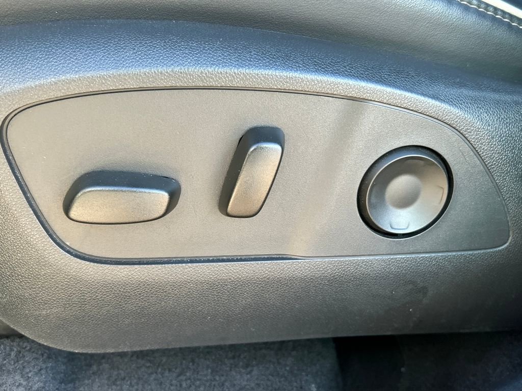 Used 2025 Buick Enclave Preferred image 18