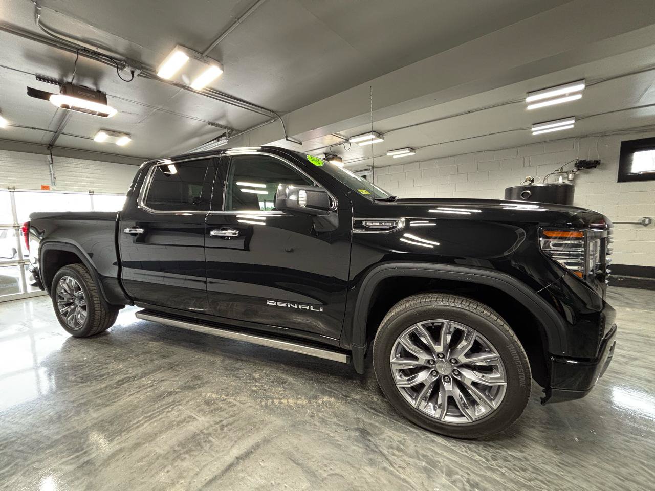 Used 2022 GMC Sierra 1500 Denali w/ Denali Reserve Package AWD/4WD image 16
