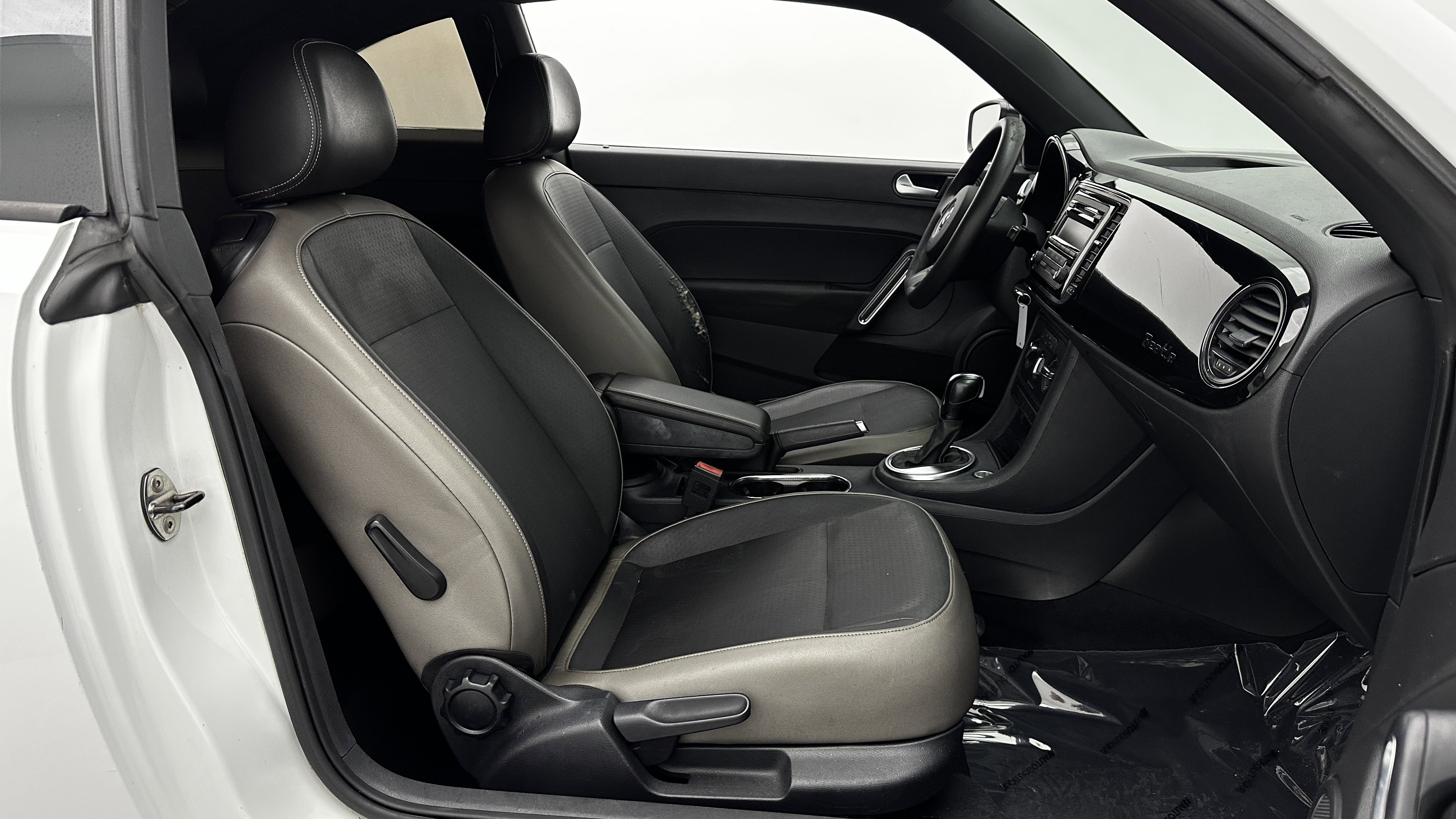 Used 2015 Volkswagen Beetle 1.8T image 23