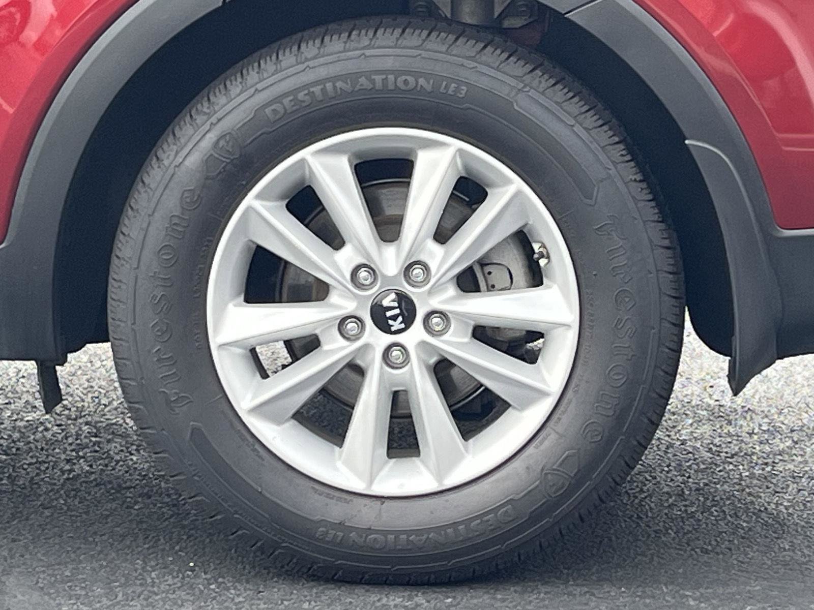 Used 2020 Kia Sorento LX image 31