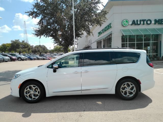 Used 2023 Chrysler Pacifica Limited FWD image 14
