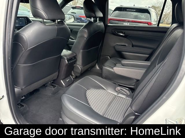 Used 2022 Toyota Highlander XSE image 16