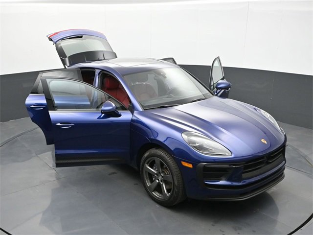 Used 2025 Porsche Macan image 33