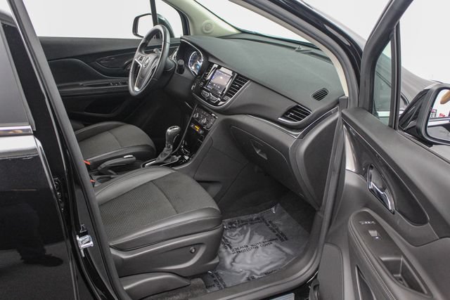 Used 2022 Buick Encore Preferred w/ Safety Package II FWD image 24
