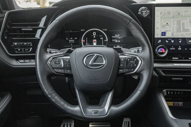 Used 2025 Lexus TX 500h AWD w/ Technology Package image 10