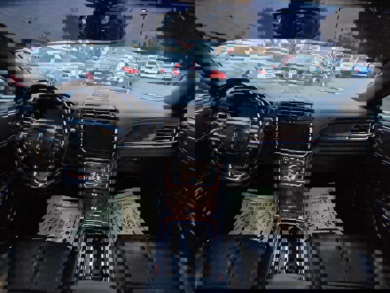 Used 2019 Lincoln Continental Select image 23