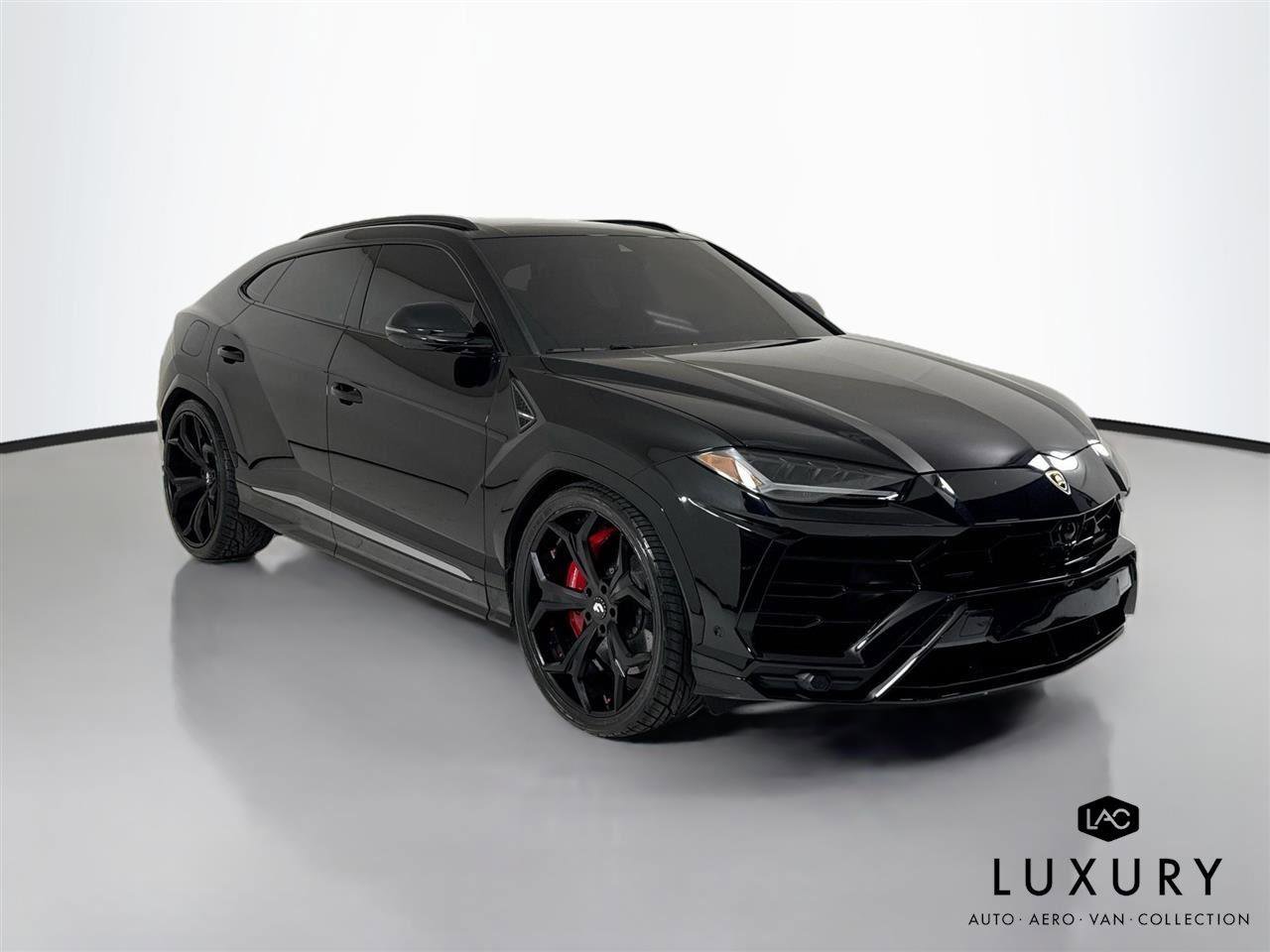 Used 2020 Lamborghini Urus AWD/4WD image 3
