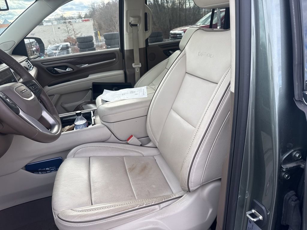 Used 2023 GMC Yukon XL Denali AWD/4WD image 16