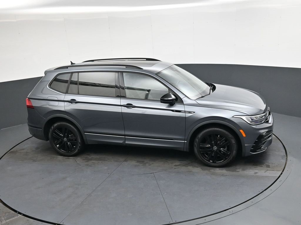 Used 2022 Volkswagen Tiguan SE R-Line image 25