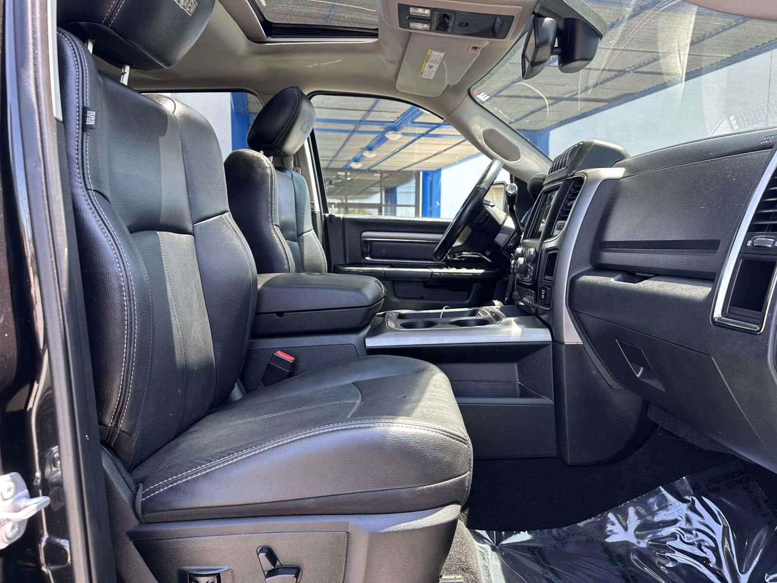 Used 2018 RAM 2500 Laramie w/ Sport Appearance Group AWD/4WD image 28