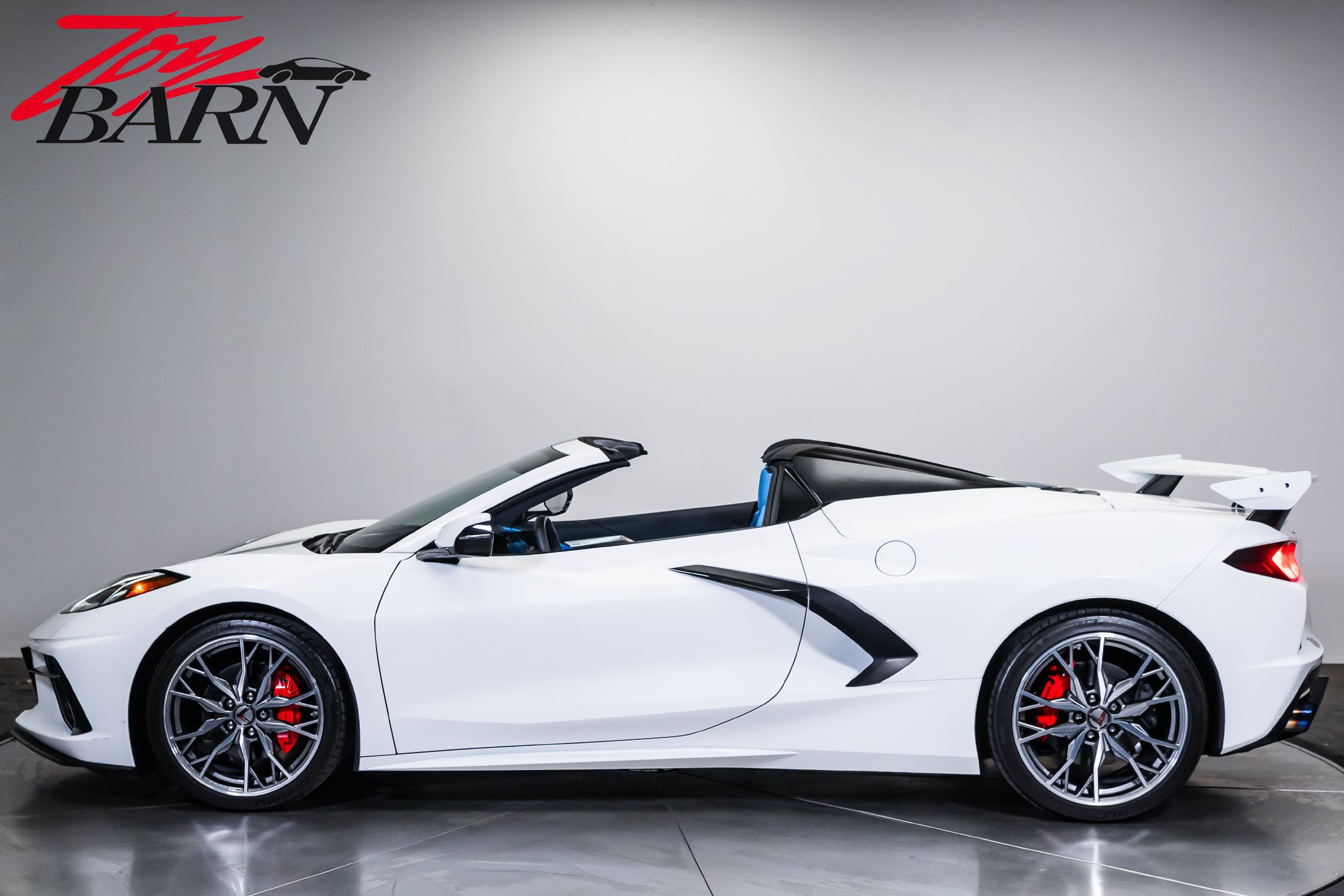 Used 2024 Chevrolet Corvette Stingray Premium Conv w/ 3LT RWD image 2