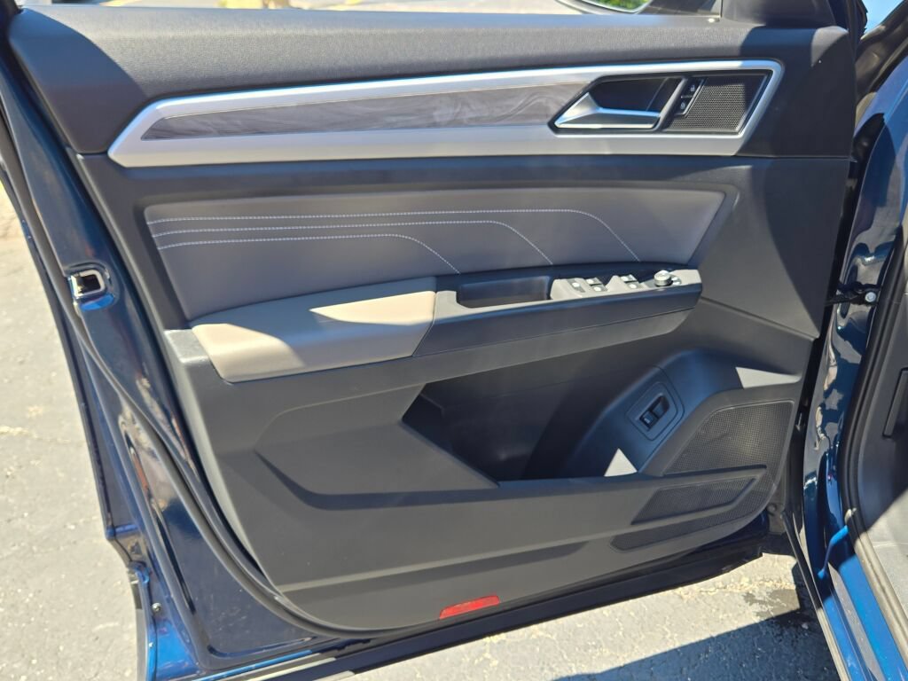 Used 2023 Volkswagen Atlas Cross Sport SE w/ Panoramic Sunroof Package AWD/4WD image 26