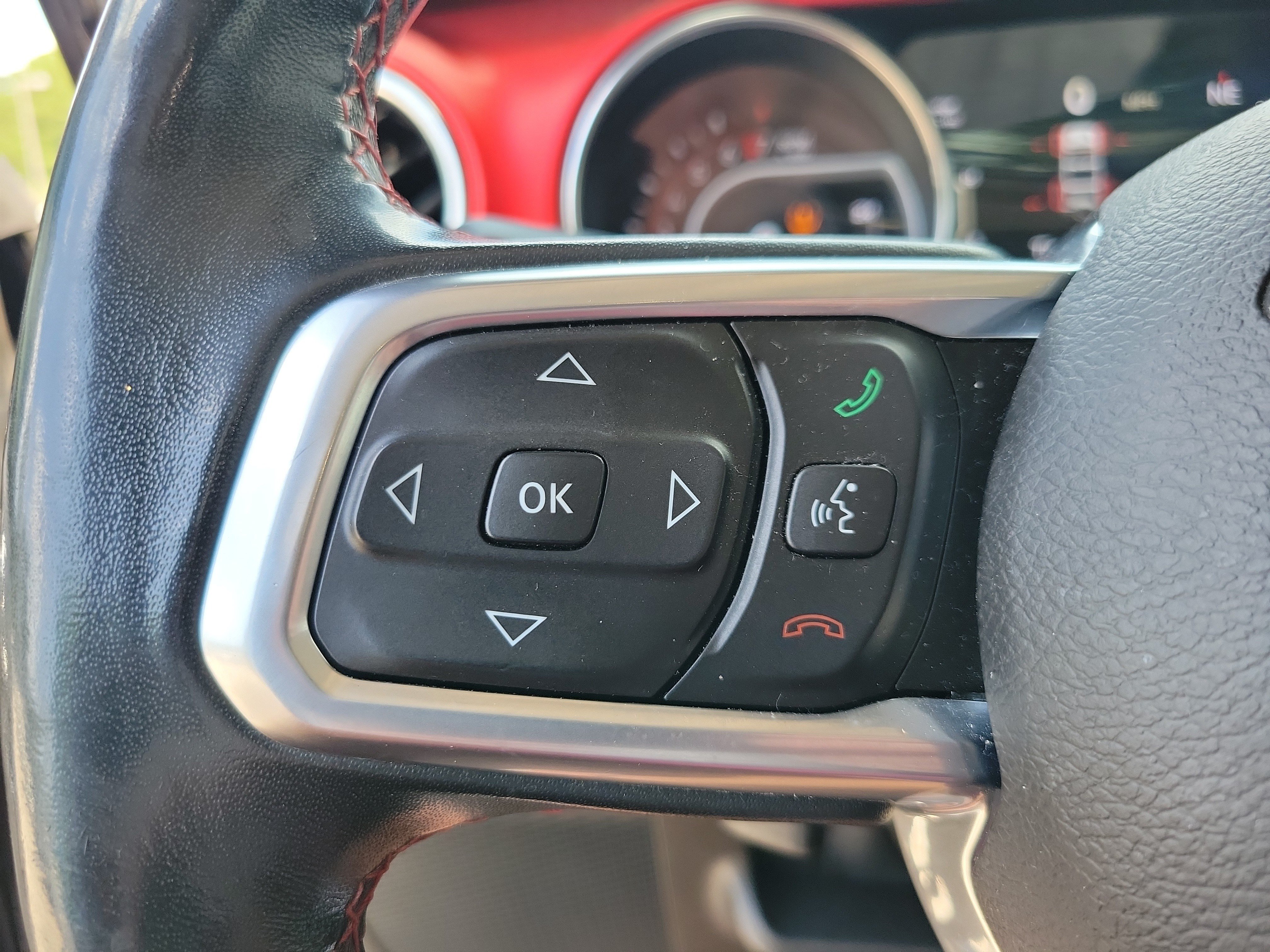 Used 2019 Jeep Wrangler Unlimited Rubicon w/ Dual Top Group AWD/4WD image 18