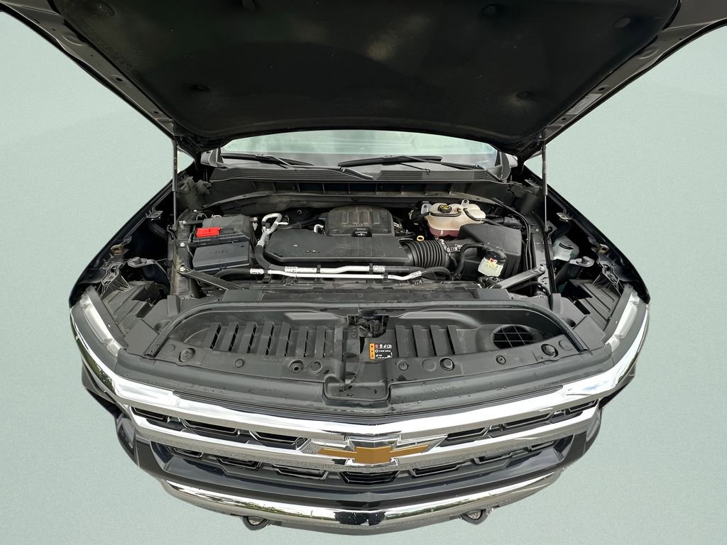 Used 2023 Chevrolet Silverado 1500 LT AWD/4WD image 25