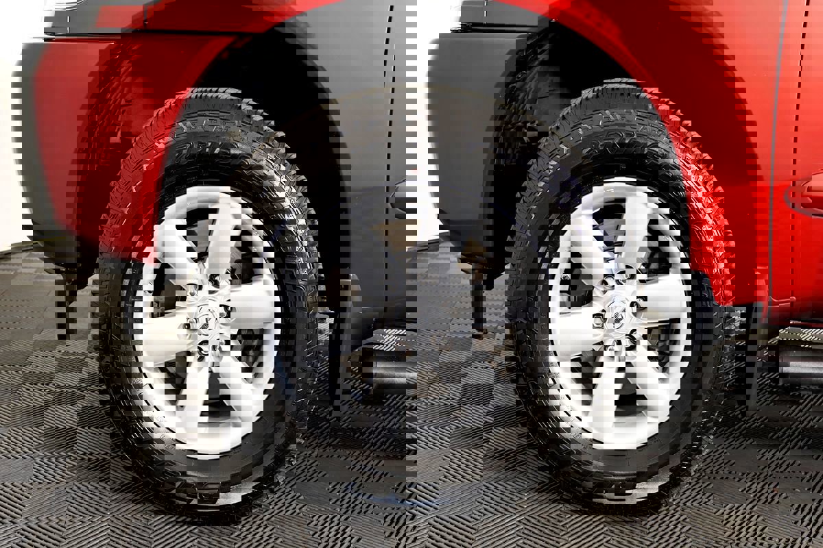 Used 2015 Nissan Titan SV image 57