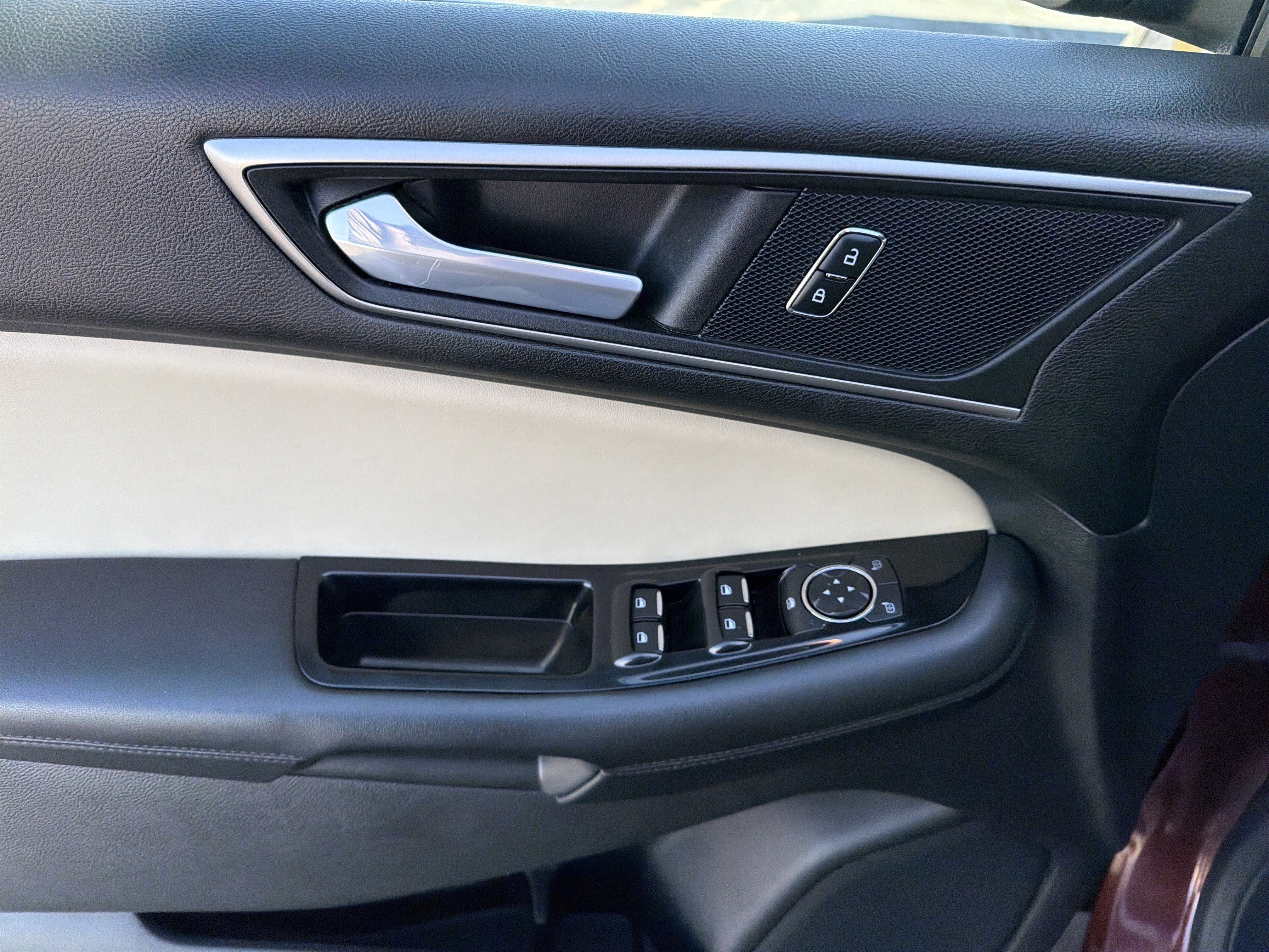 Used 2015 Ford Edge SEL w/ Equipment Group 201A image 18