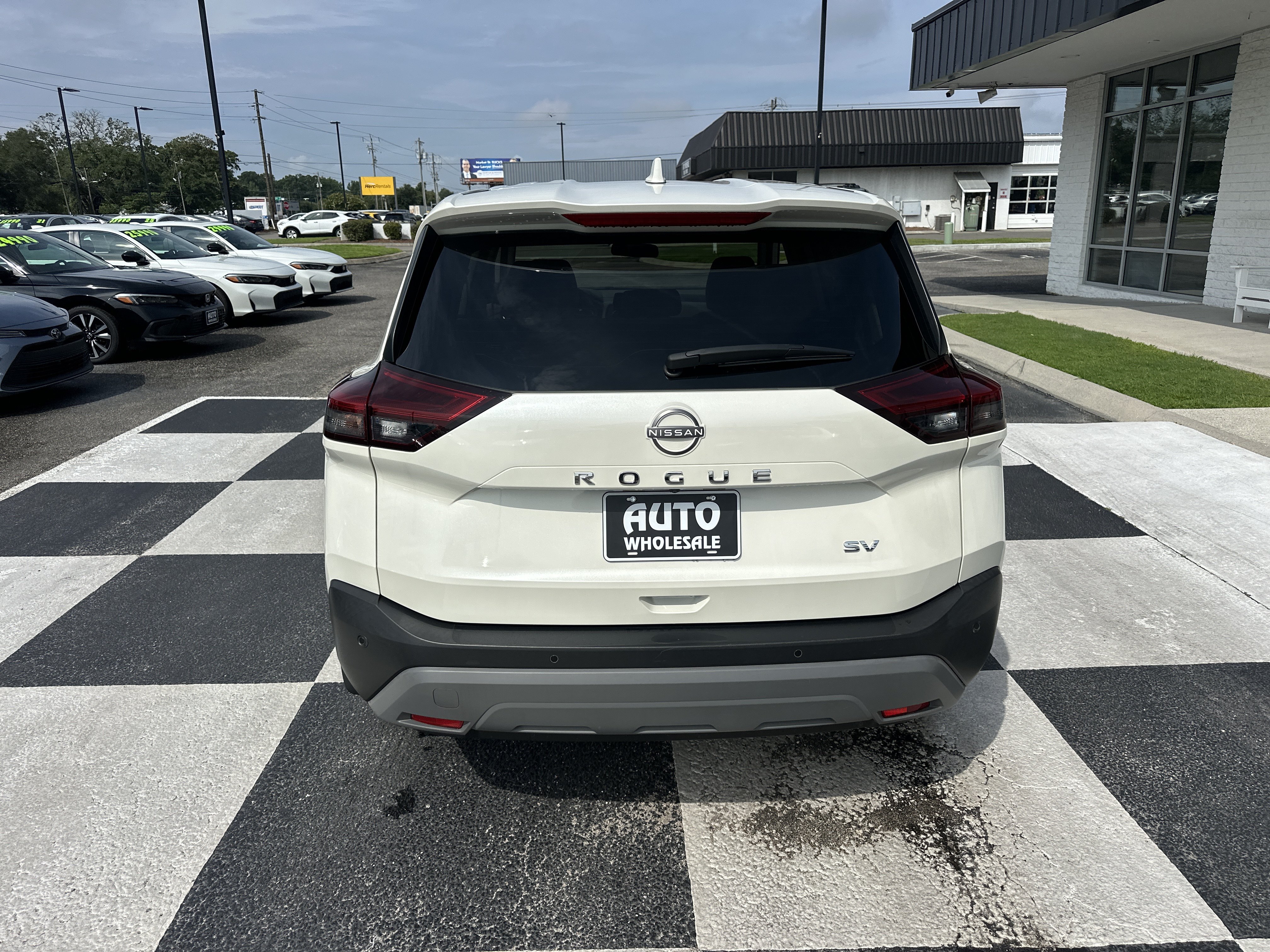 Used 2023 Nissan Rogue SV FWD image 7