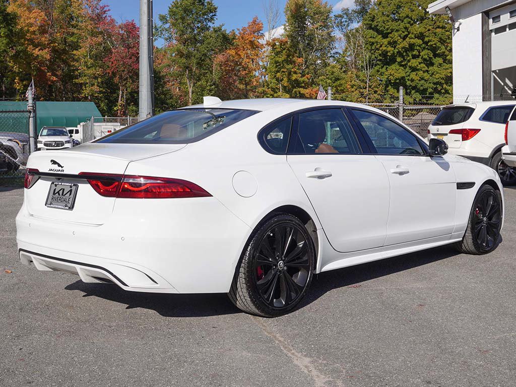 Used 2024 Jaguar XF R-Dynamic SE RWD image 12