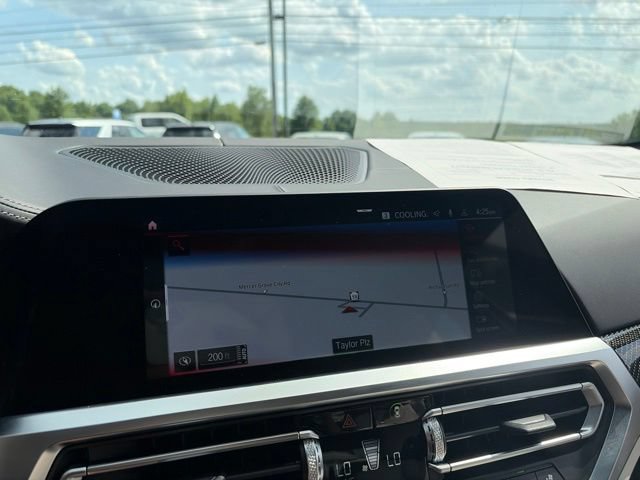 Used 2021 BMW M4 Competition w/ M Carbon Exterior Package RWD image 25