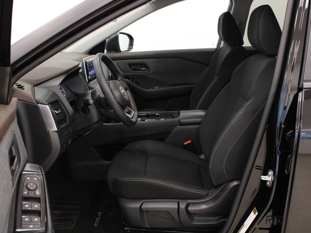 Used 2023 Nissan Rogue S FWD image 10