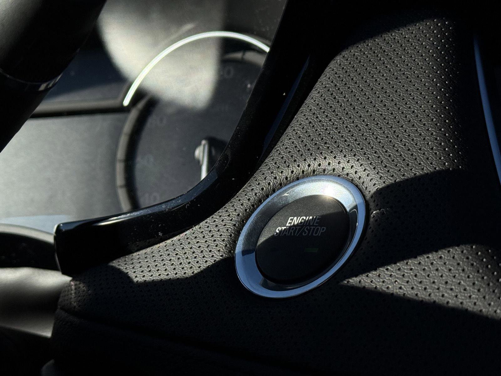 New 2025 Cadillac XT5 Luxury image 19