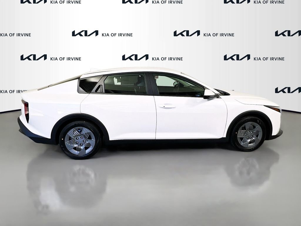 New 2026 Kia K4 LX image 8