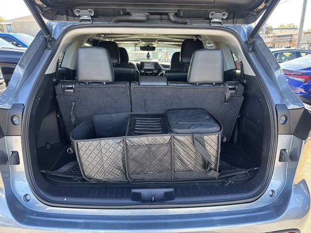 Used 2022 Toyota Highlander XLE image 10