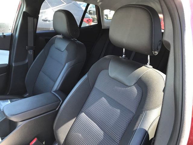 Used 2025 Chevrolet Trax LT FWD image 5