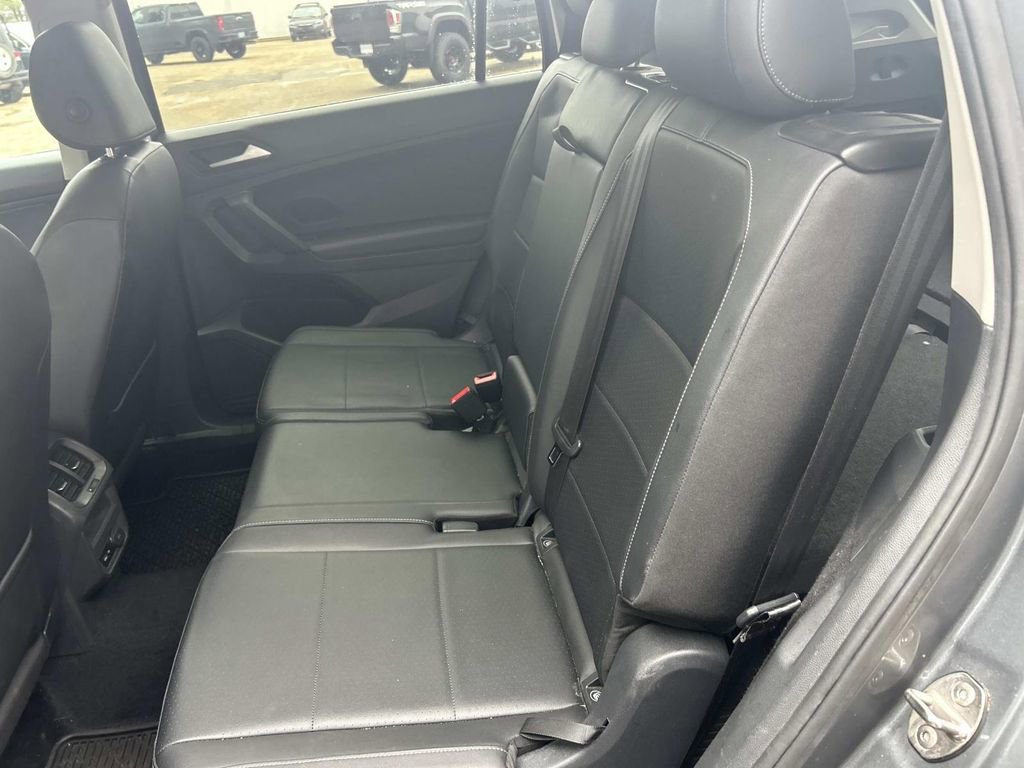 Used 2019 Volkswagen Tiguan SE w/ Panoramic Sunroof Package image 19