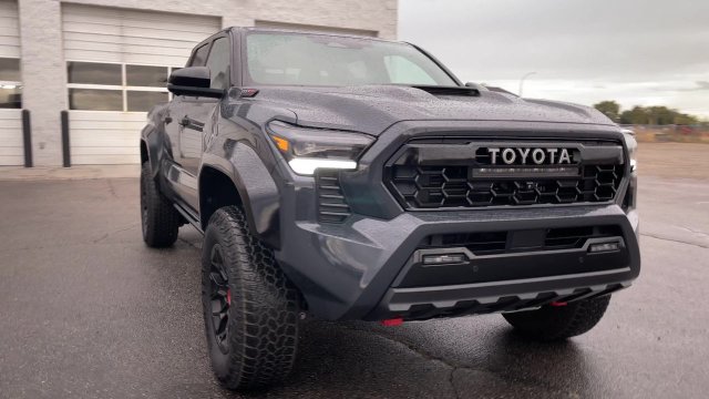 Used 2025 Toyota Tacoma TRD Pro AWD/4WD image 4