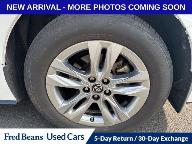 Used 2024 Toyota Sienna Limited image 8