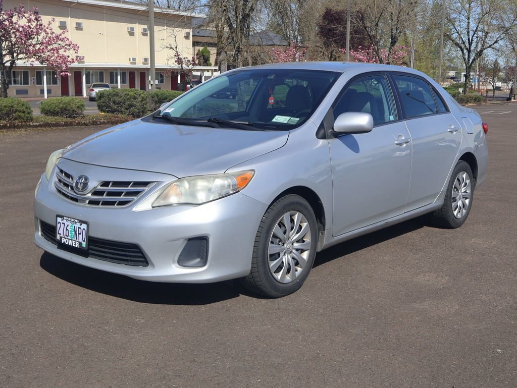 Used 2013 Toyota Corolla LE image 1