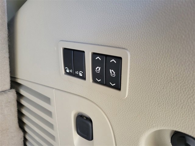 Used 2017 Cadillac Escalade Luxury image 12