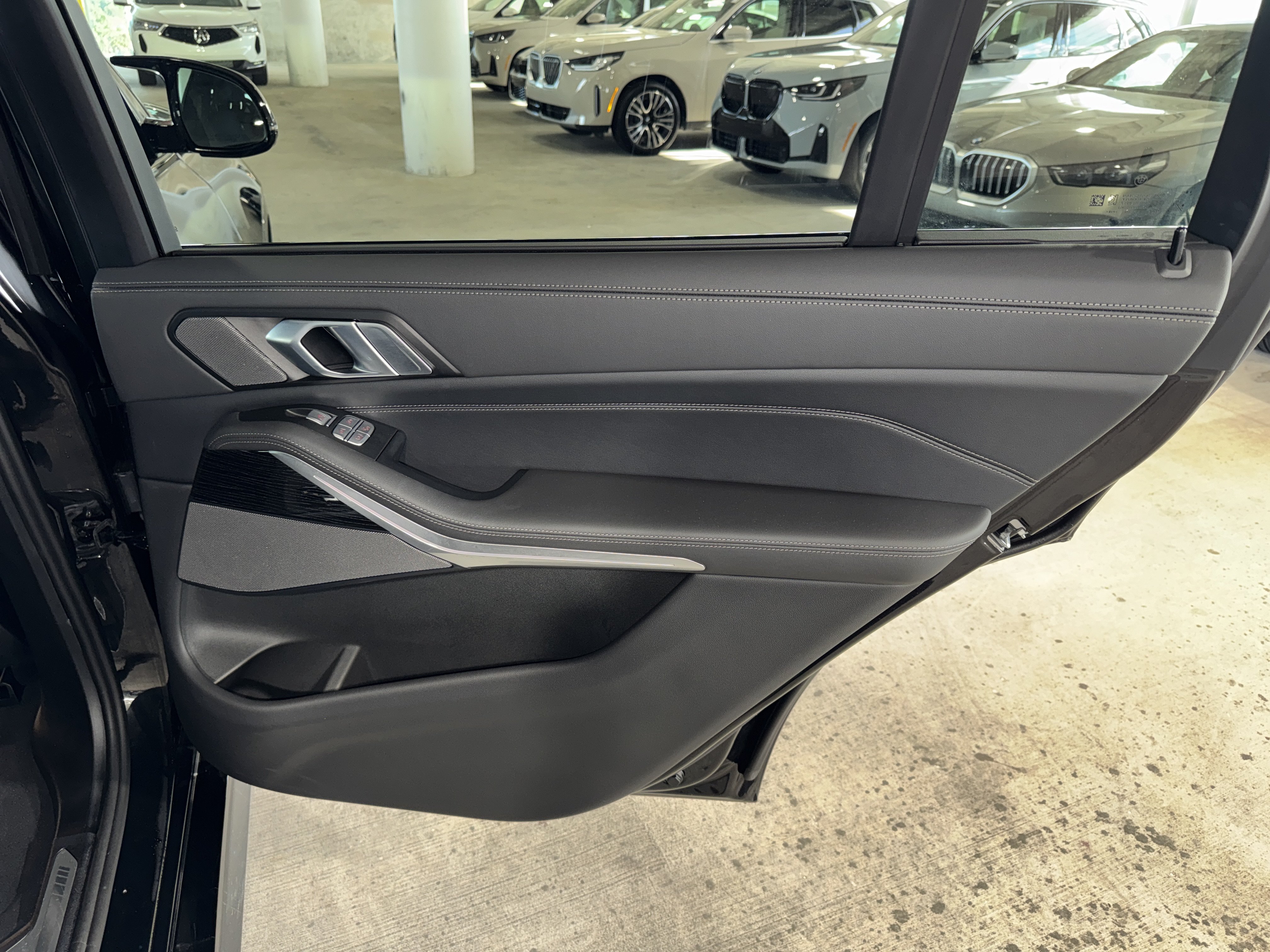 Used 2024 BMW X7 M60i w/ Executive Package AWD/4WD image 11