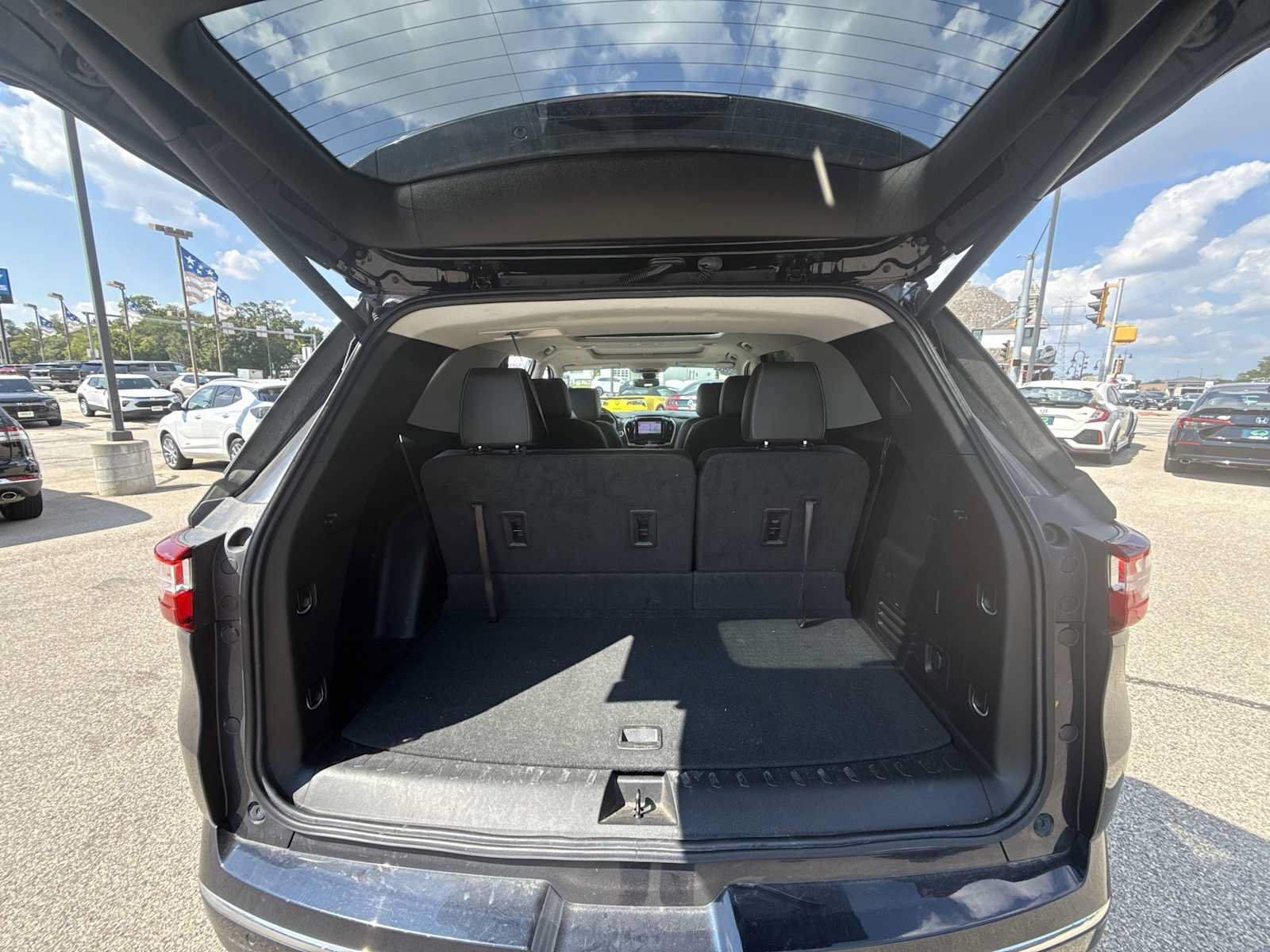 Certified 2020 Chevrolet Traverse Premier w/ LPO, Floor Liner Package AWD/4WD image 27
