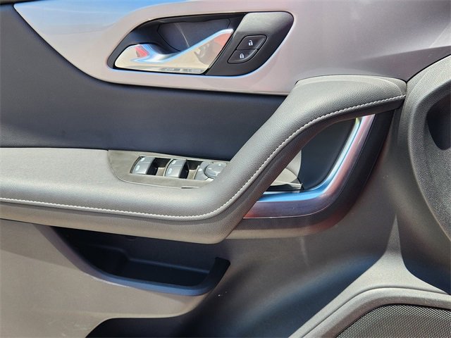 Used 2025 Chevrolet Blazer LT image 24
