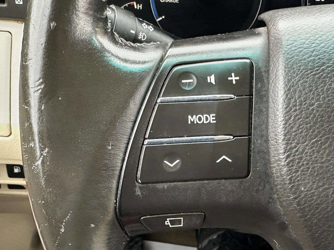 Used 2011 Lexus RX 450h Base AWD 4dr SUV w/ Luxury Pkg image 33