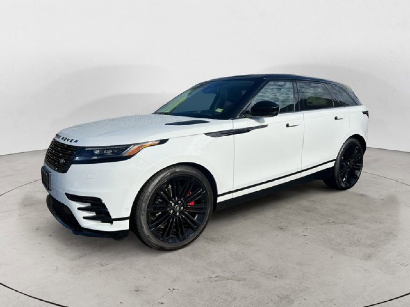 New 2025 Land Rover Range Rover Velar Dynamic SE image 1